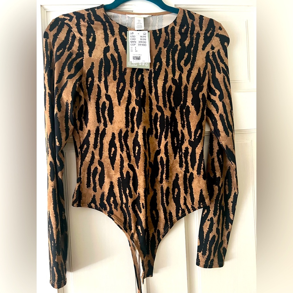 H&M Long sleeve silky cheetah body suit